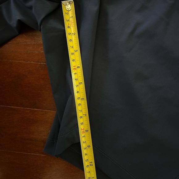 NWT Greg Norman Stretch Golf Shorts
40 Blue Lightweight Easy Care 8.5"
Inseam - Picture 3 of 9